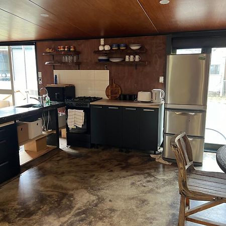 Self Contained Open Shed Space Wainui  ภายนอก รูปภาพ