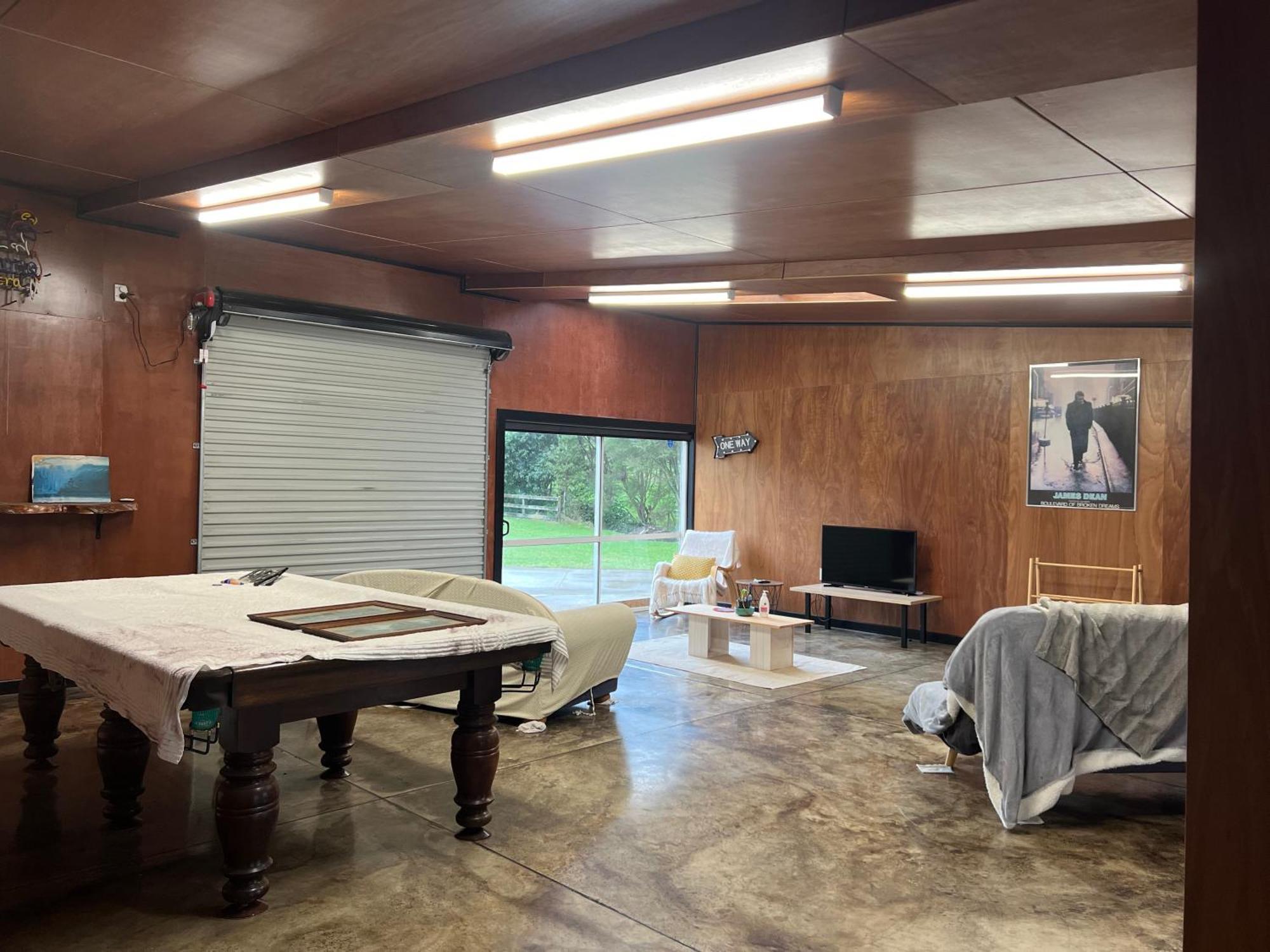 Self Contained Open Shed Space Wainui  ภายนอก รูปภาพ