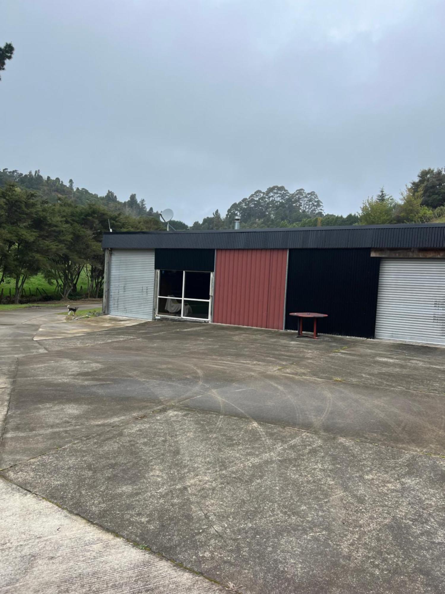 Self Contained Open Shed Space Wainui  ภายนอก รูปภาพ