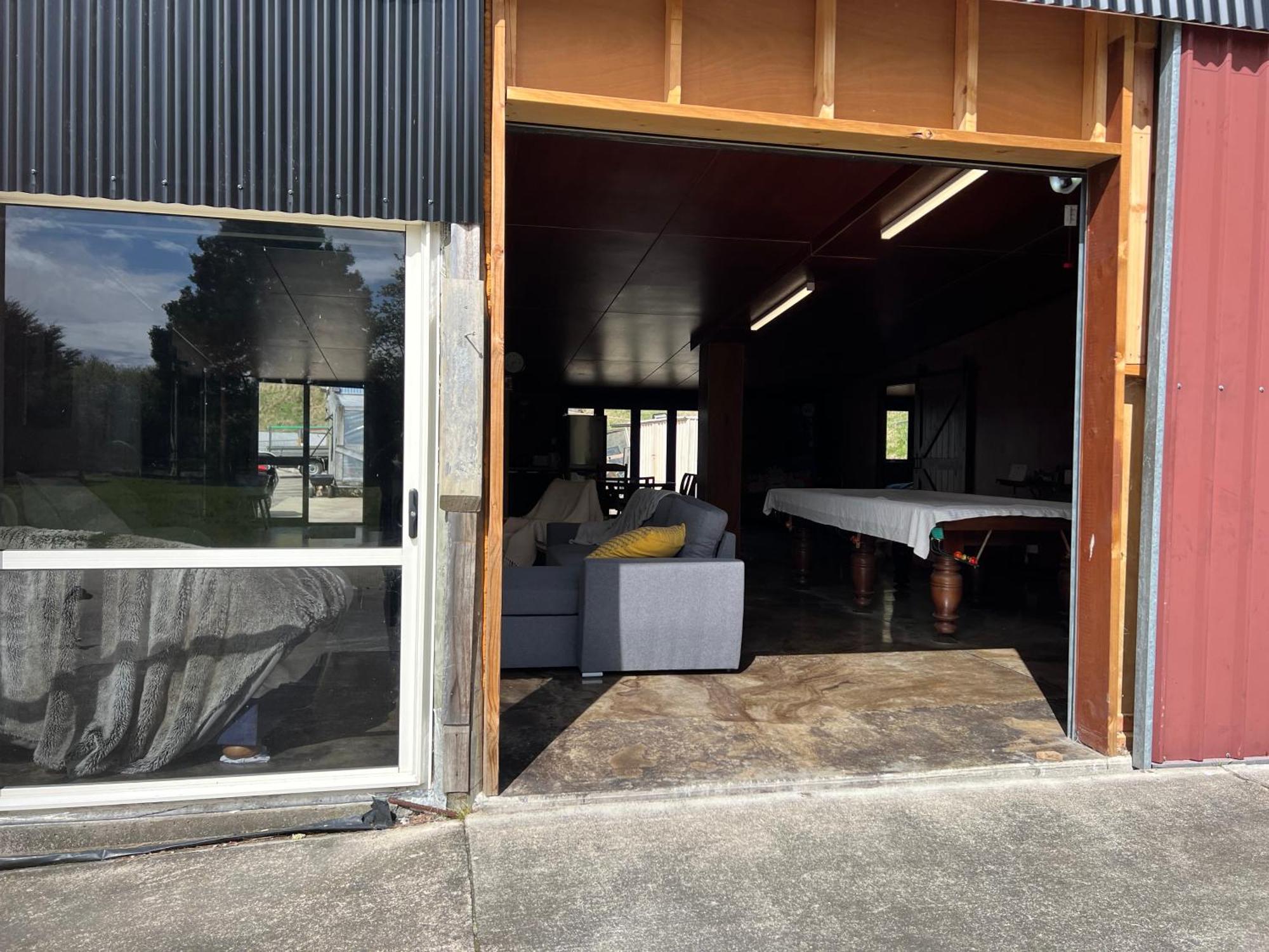 Self Contained Open Shed Space Wainui  ภายนอก รูปภาพ