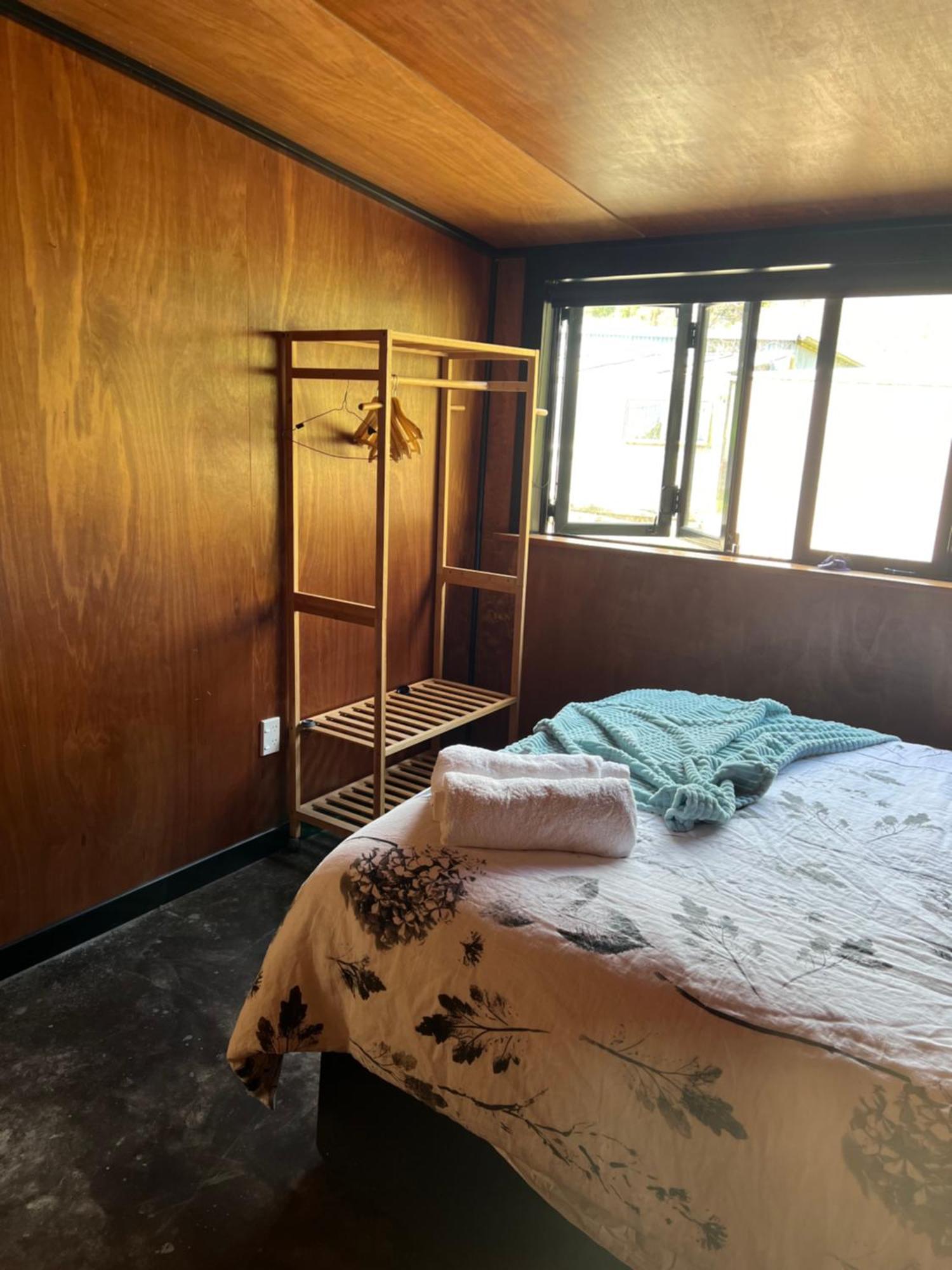Self Contained Open Shed Space Wainui  ภายนอก รูปภาพ